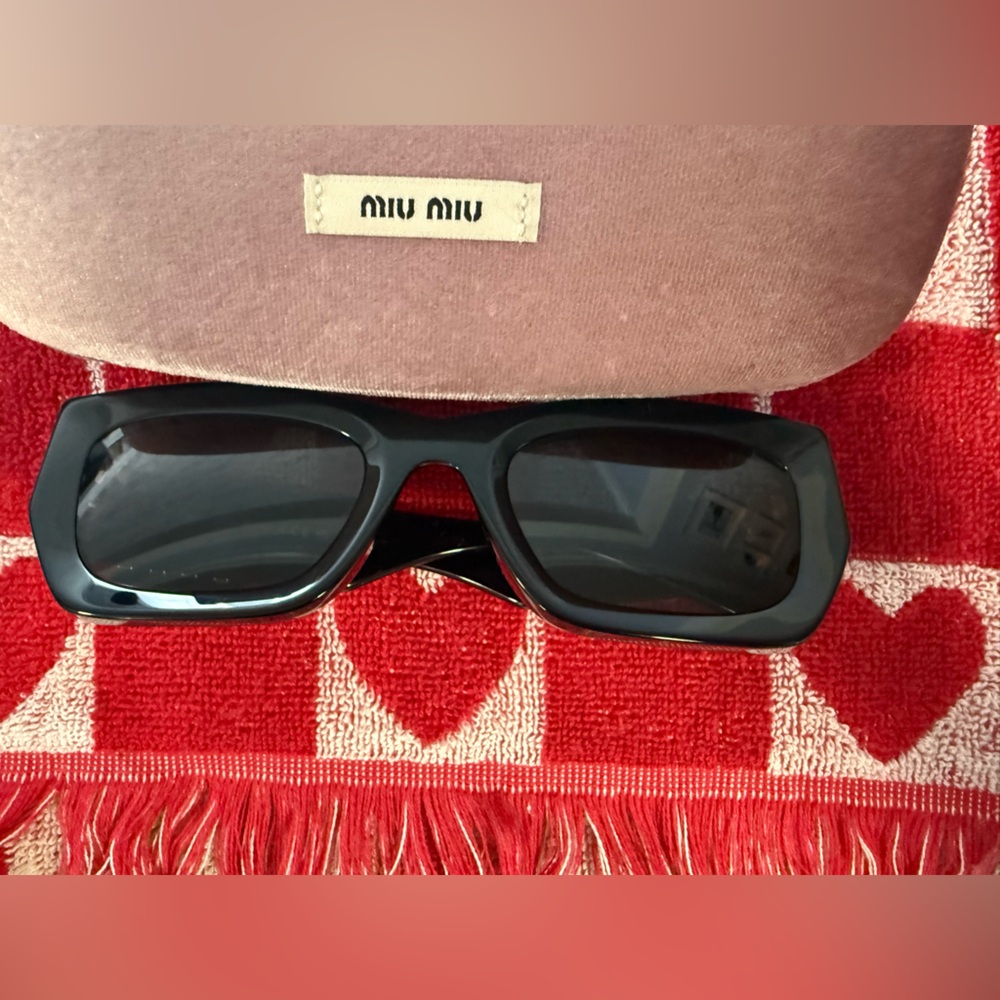 Miu Miu Sunglasses - Picture 5 of 8